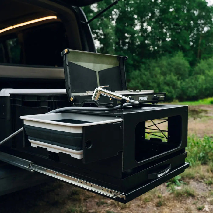 Modulo cucina SpaceKitchen (cucina posteriore) per VW T7 Multivan di SpaceCamper Modular