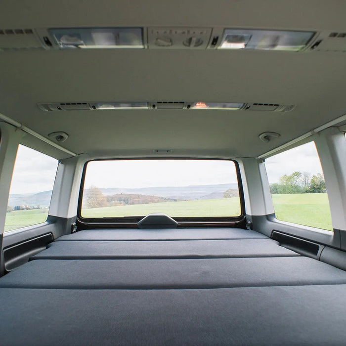 SpaceLounge letto e piano di appoggio per VW T5 / T6 / T6.1 Multivan & Beach di SpaceCamper Modular